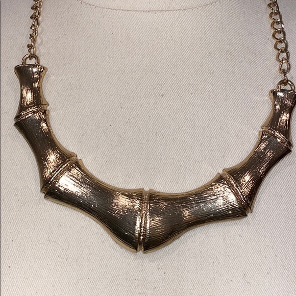 Statement necklace - Picture 2 of 3